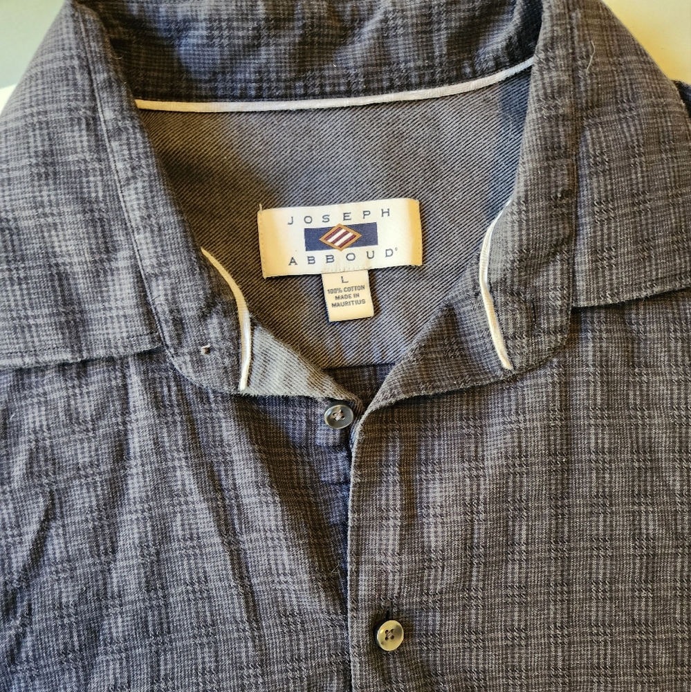 Button up - Picture 3 of 3